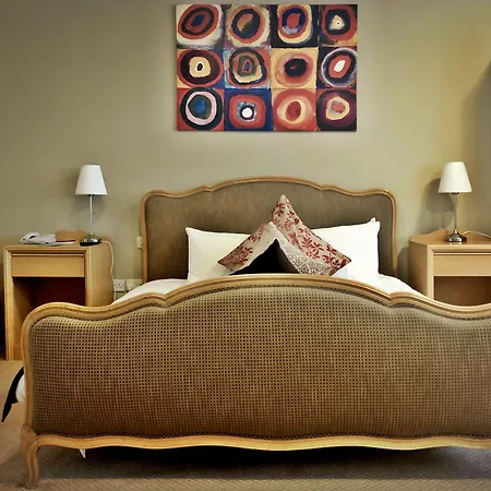 Antoinette Hotel Wimbledon-2
